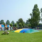 Nice Chalet At 600 M From The Beach
